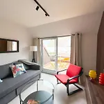 Atico Con Terraza, Garaje Y Muy Centrico * 格罗韦