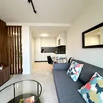 Atico Con Terraza, Garaje Y Muy Centrico