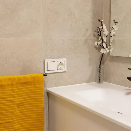 Apartamento ático Con Terraza, Garaje Y Muy Céntrico