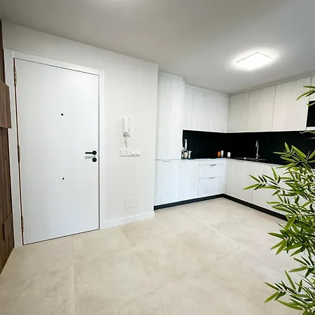 Apartamento ático Con Terraza, Garaje Y Muy Céntrico *