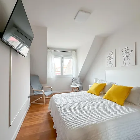 Atico Con Terraza, Garaje Y Muy Centrico