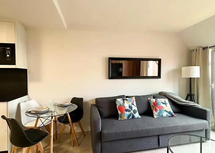 Atico Con Terraza, Garaje Y Muy Centrico アパート
