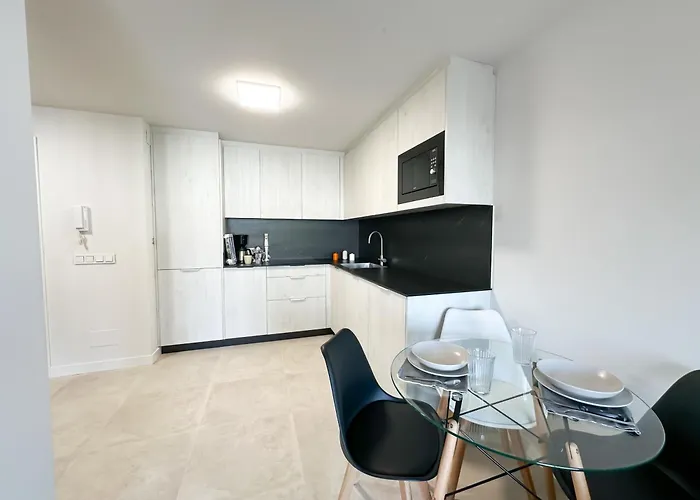 Atico Con Terraza, Garaje Y Muy Centrico アパート