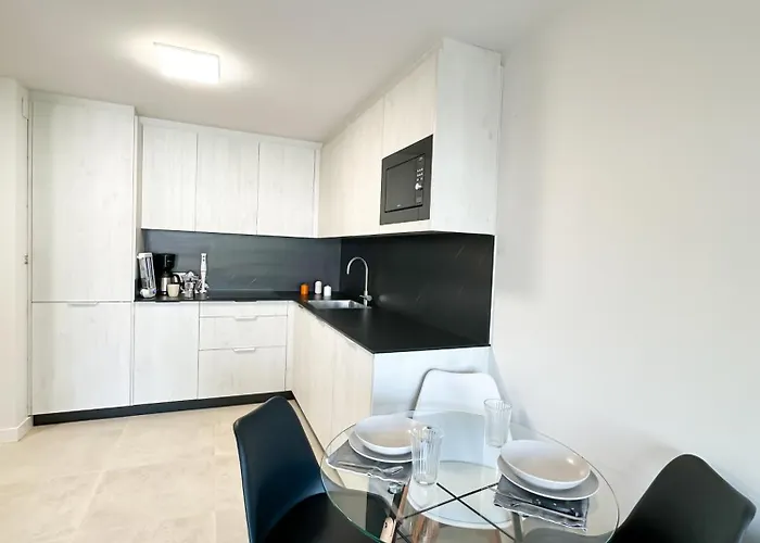 Apartament Atico Con Terraza, Garaje Y Muy Centrico *
