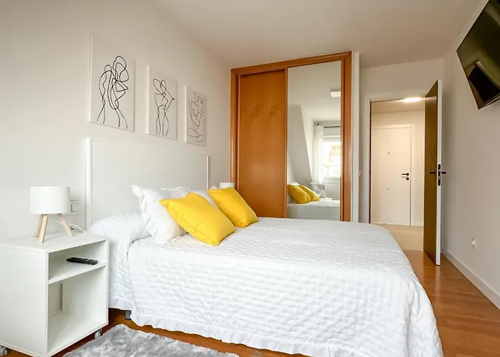 Atico Con Terraza, Garaje Y Muy Centrico *